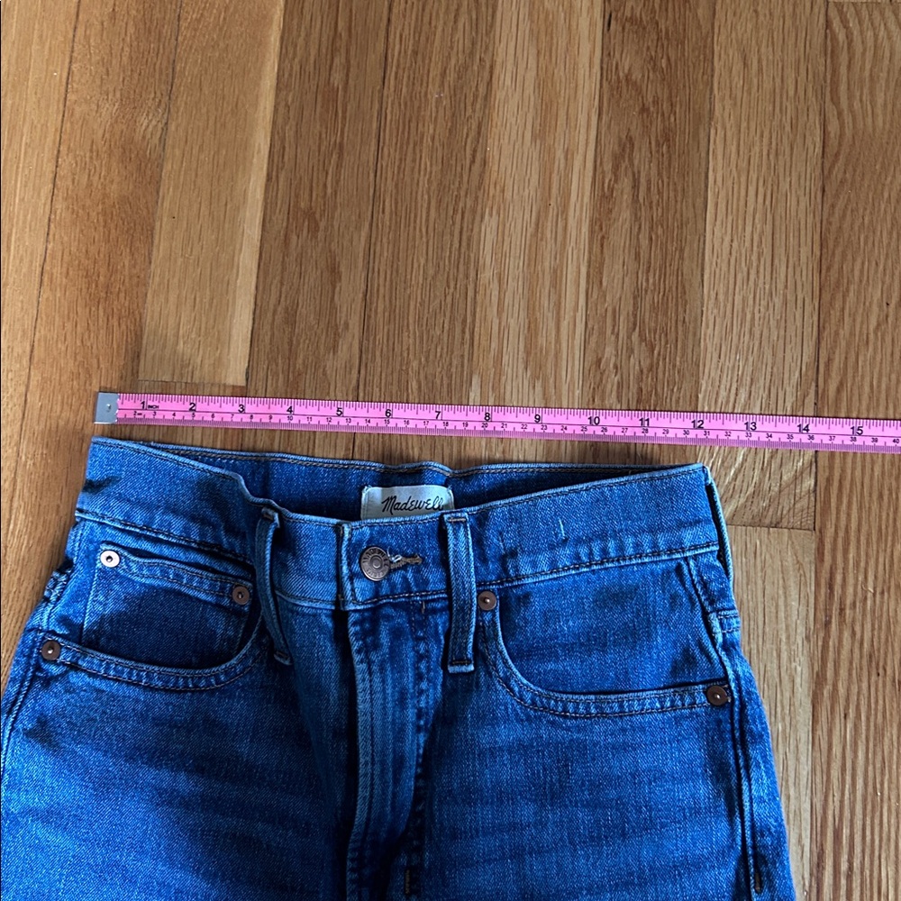 Madewell women’s Straight-Leg Denim Jeans in Blue - Picture 7 of 9